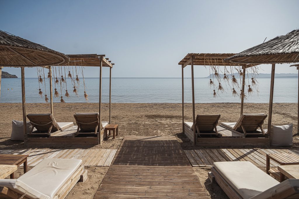 Explore Summer Facilities, Music, Lives, Drinks in Crete